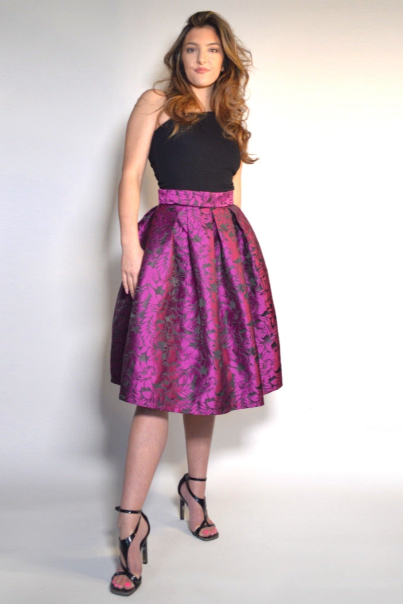 Box pleated skirt with pockets