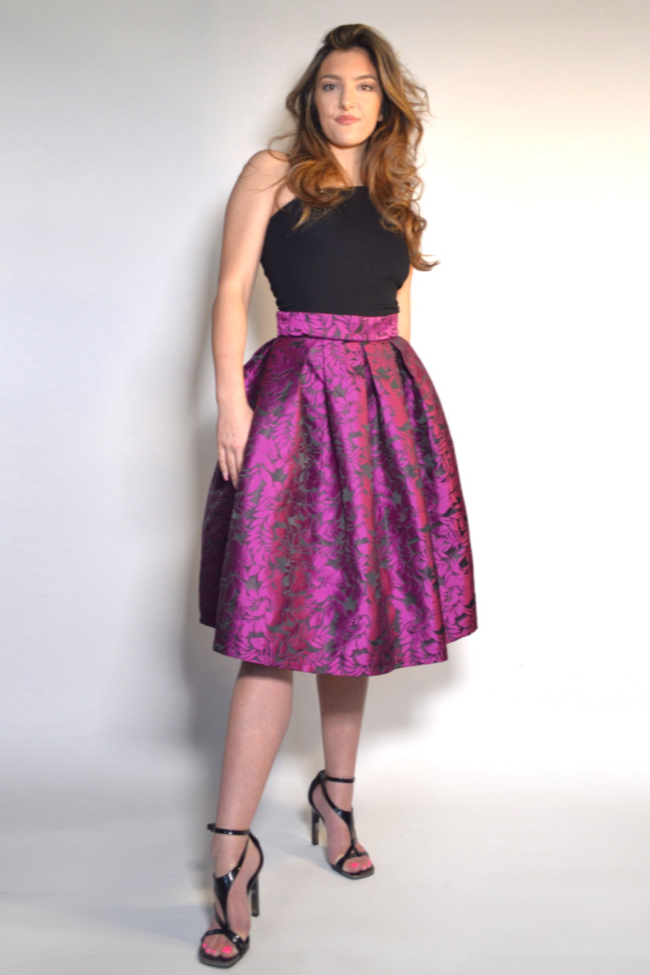 Box pleated skirt with pockets
